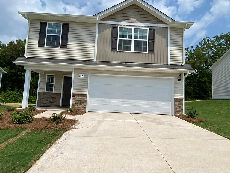 216 Caffee Dr — Photo 2