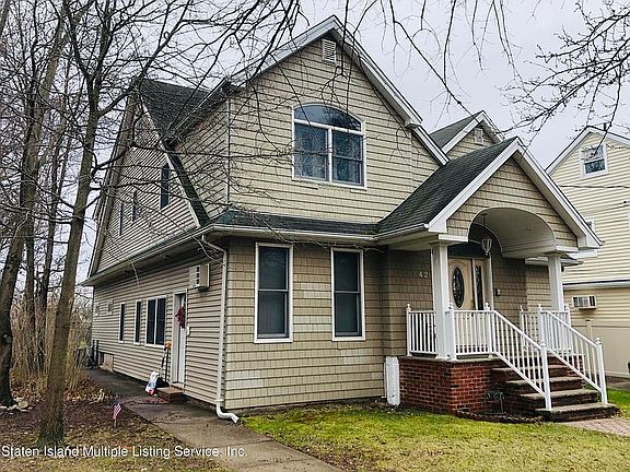 3rd image of 42 Sherwood Ave
