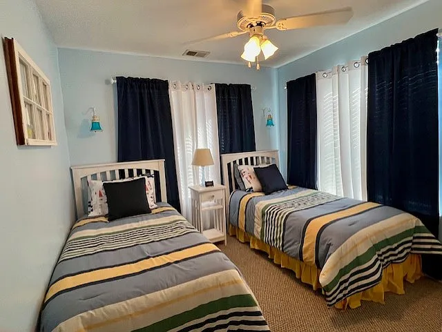 1st bedroom.