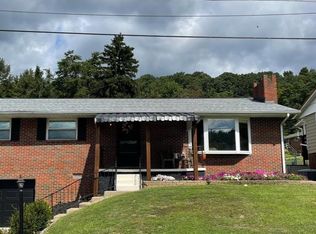 1509 Greenbrier Dr, Huntington, WV 25704