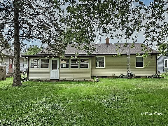 2nd image of 315 Schryver Ave