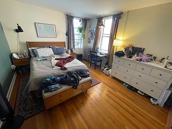 4th image of 61 Longwood Ave #52