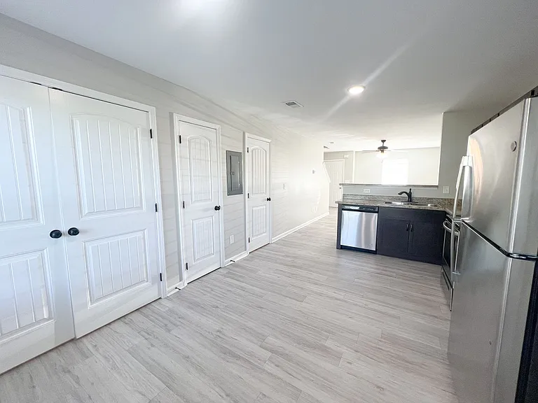 106 Smithson Ct — Photo 10