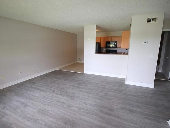 3rd image of 4021 My Lady Ln APT 7