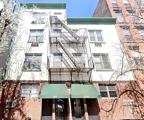 354 1st St #2R