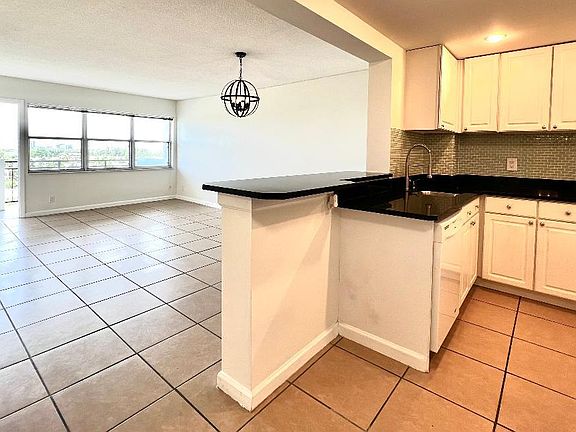 Kitchen/Living Room Layout