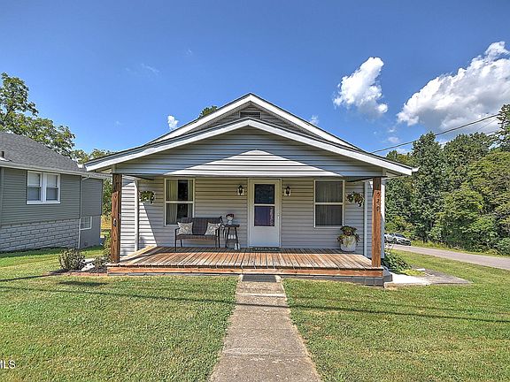 3rd image of 520 Texas Ave