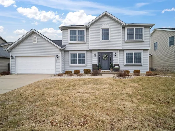 3304 Stonebridge Dr, Bloomington, IL 61704