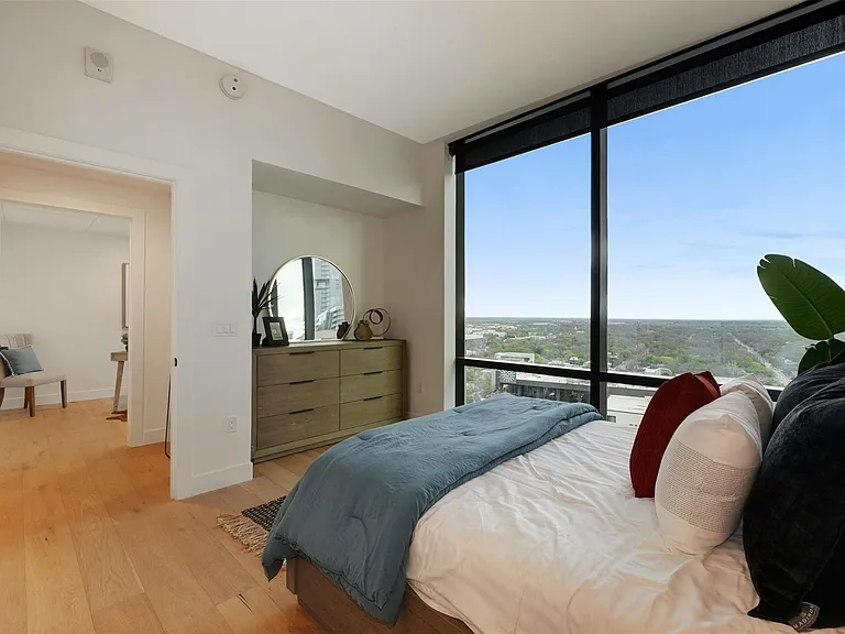 70 Rainey St #1807 — Photo 17