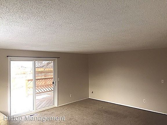 5th image of 606 Summit Dr