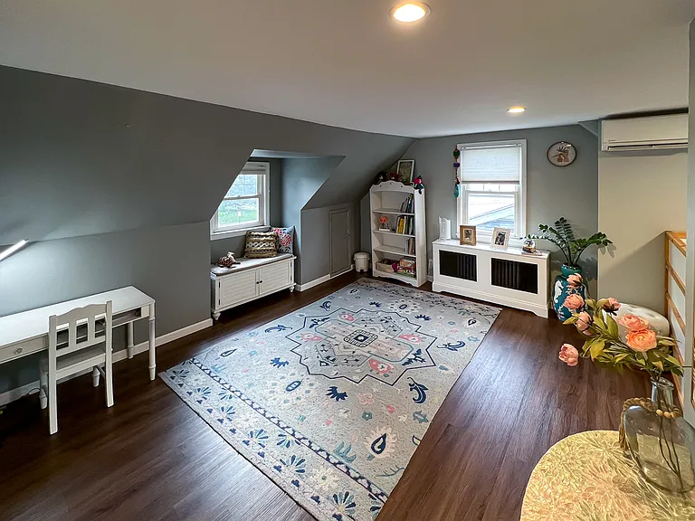 18 New Hyde Park Rd — Photo 19