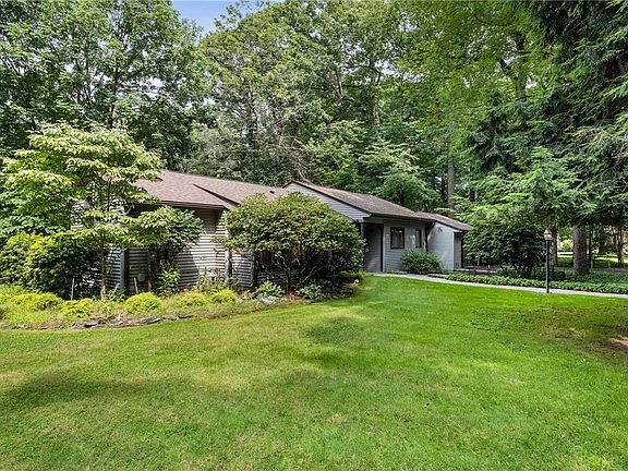 4th image of 354 Oakridge Dr