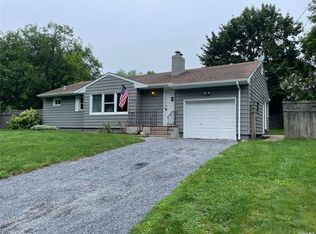 19 Cedar Ave, Miller Place, NY 11764