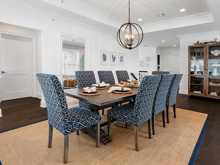 12 Village Green Dr — Photo 2