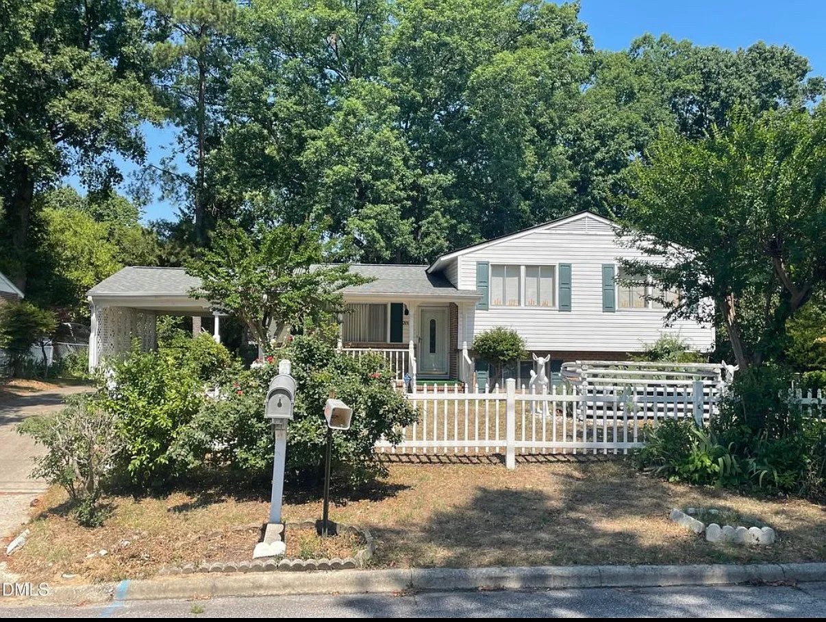 4 bed, 1956 sqft, $2,000 — Photo 3