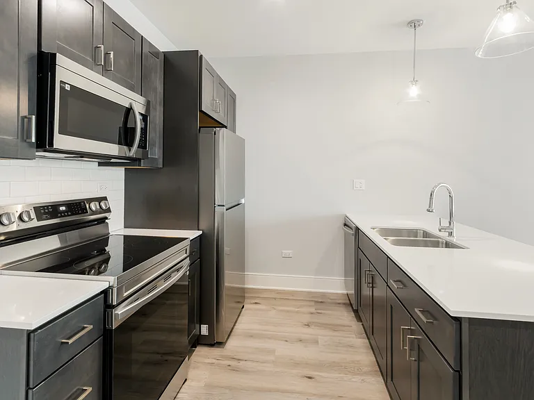 The Pierce At 7 Van Buren — Photo 14