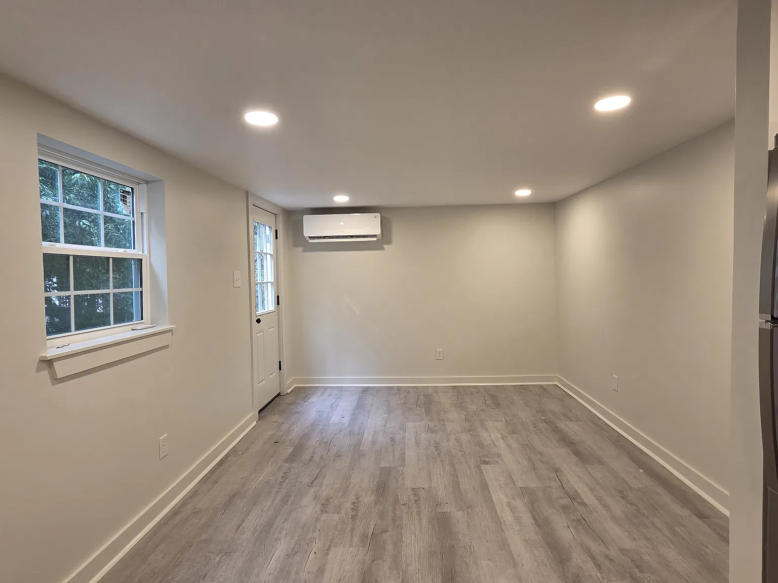 2 bed, 1.5 bath, 850 sqft, $1,400 — Photo 2
