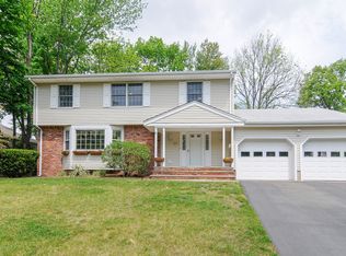 37 Ardmore Rd, Ho Ho Kus, NJ 07423