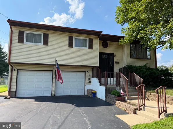 13 Gary Dr, Hamilton, NJ 08690