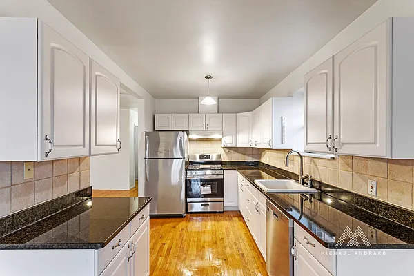 Rented by Cooper & Cooper Real Estate | media 9