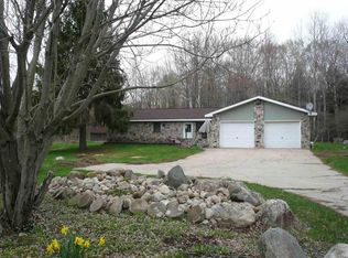 81 E Beck Rd, Farwell, MI 48622