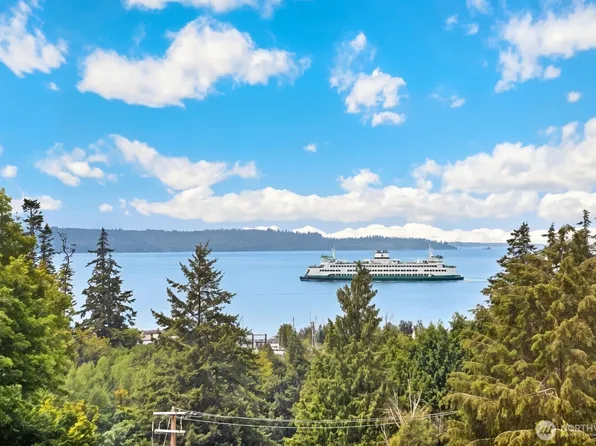 1130 5th Avenue S #201, Edmonds, WA 98020