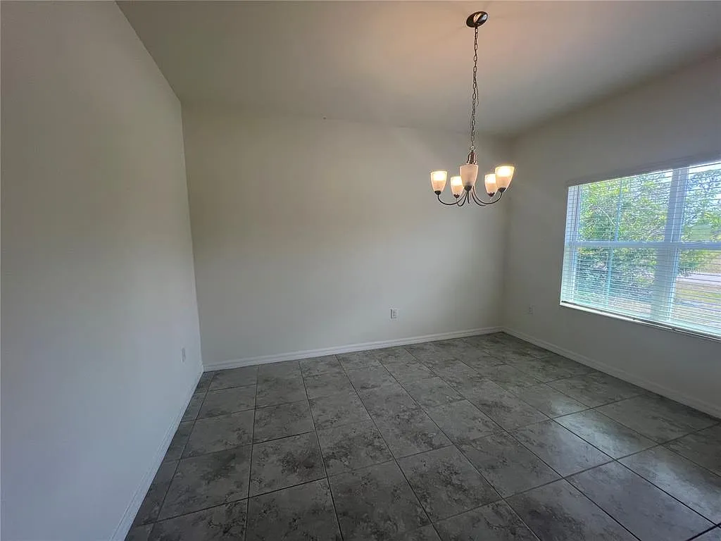 3 bed, 2.0 bath, 1585 sqft, $1,750 — Photo 4
