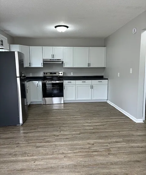 1729 Bancroft Ave — Photo 12