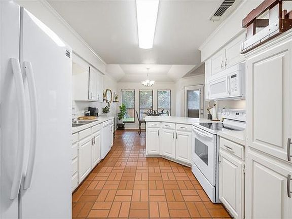 5th image of 1767 Kings Canyon Cir