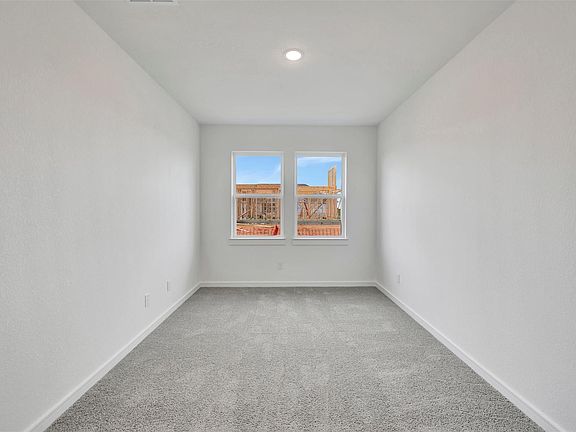 5th image of 213 Dunovant Dr