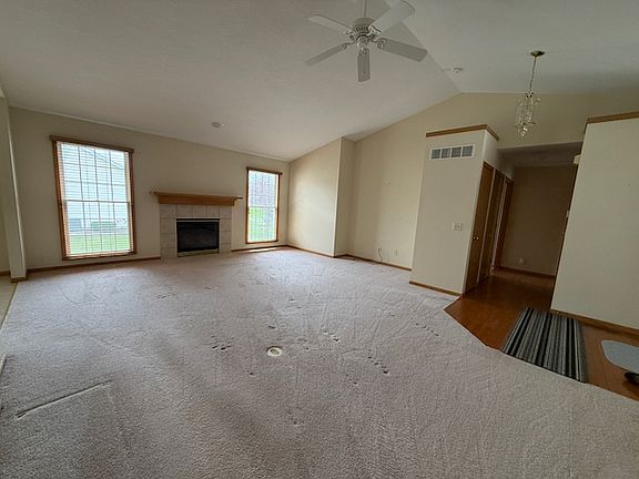 3rd image of 34 Madison Cir