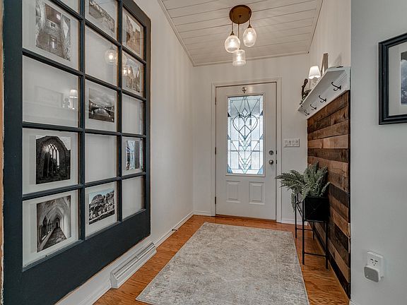 3rd image of 30 Weatherstone Dr