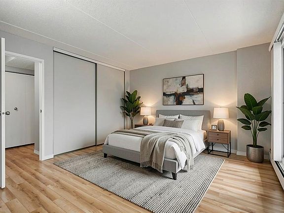 5th image of 735 N 12th Ave SW #904