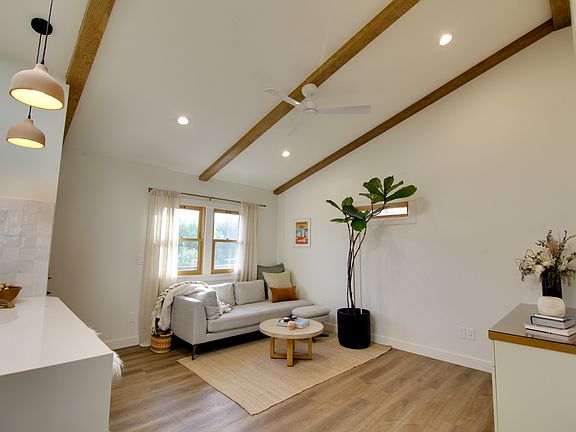 5th image of 352 Carroll Park W #A