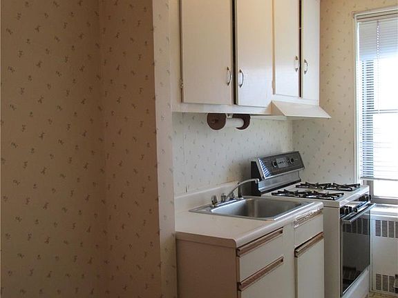 3rd image of 3105 Avenue V APT 6G