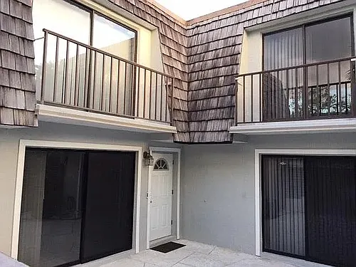 760 NW 10th Ter #C Photo 1