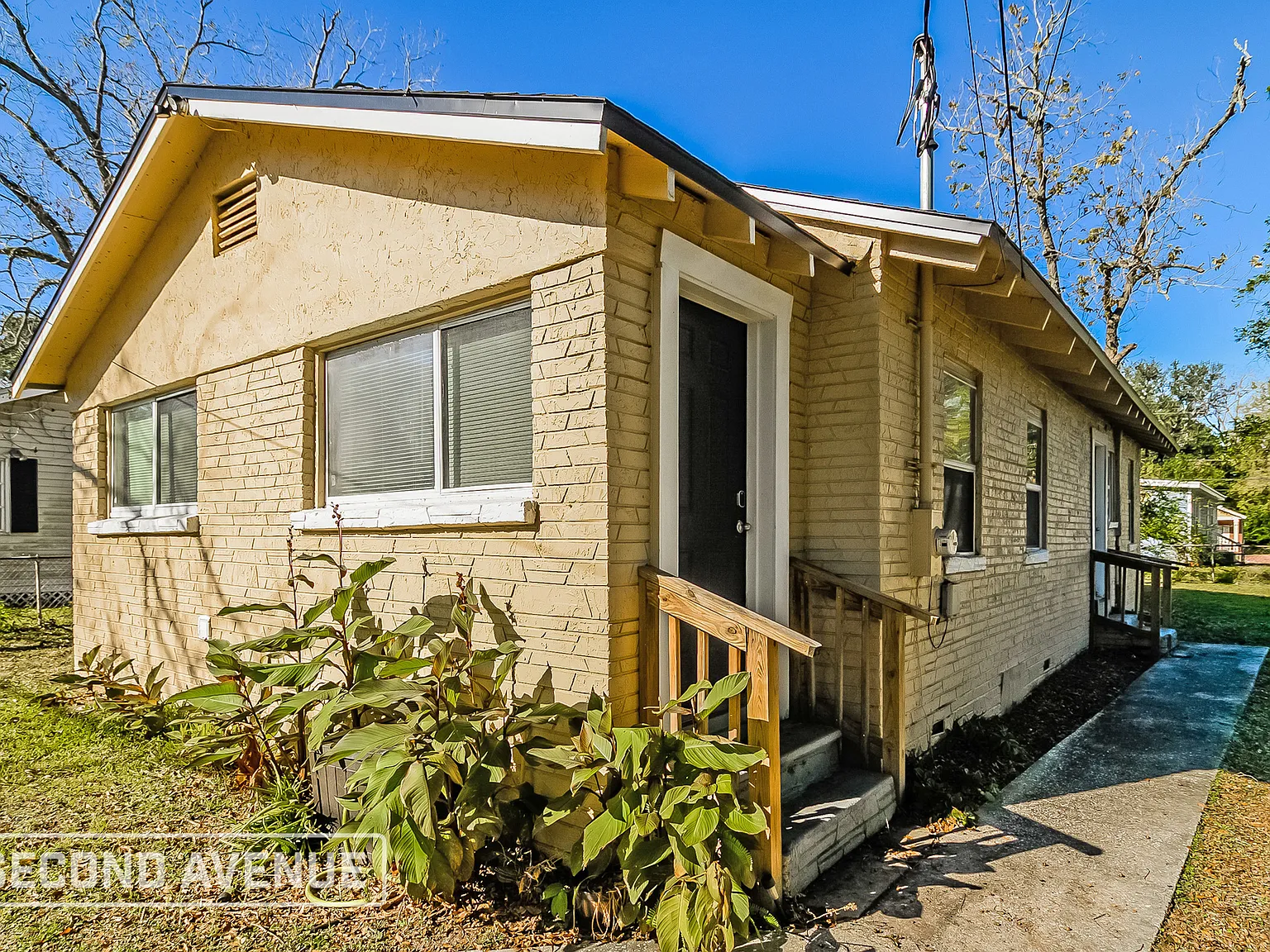 3 bed, 2.0 bath, 1120 sqft, $1,125 — Photo 1