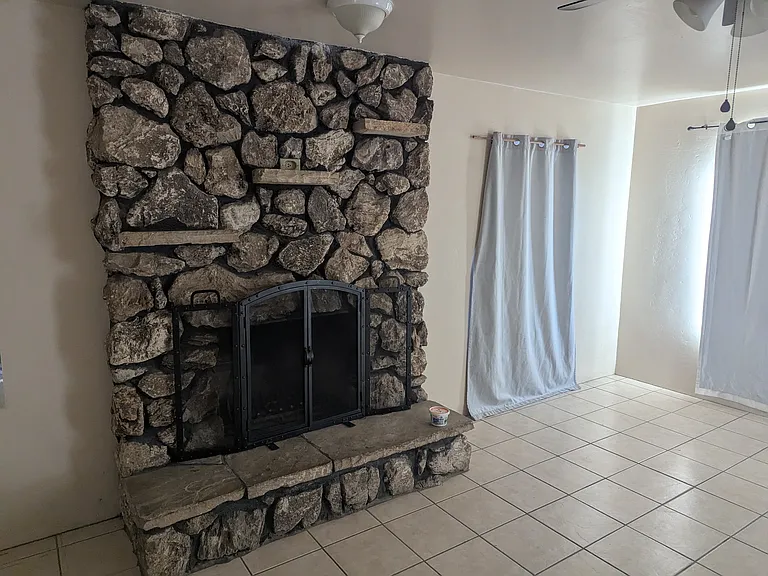 1524 Melody Ln — Photo 5