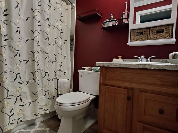 5th image of 242 Sundridge Dr