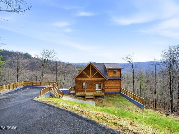 3rd image of 4298 Harmony Hill Ln