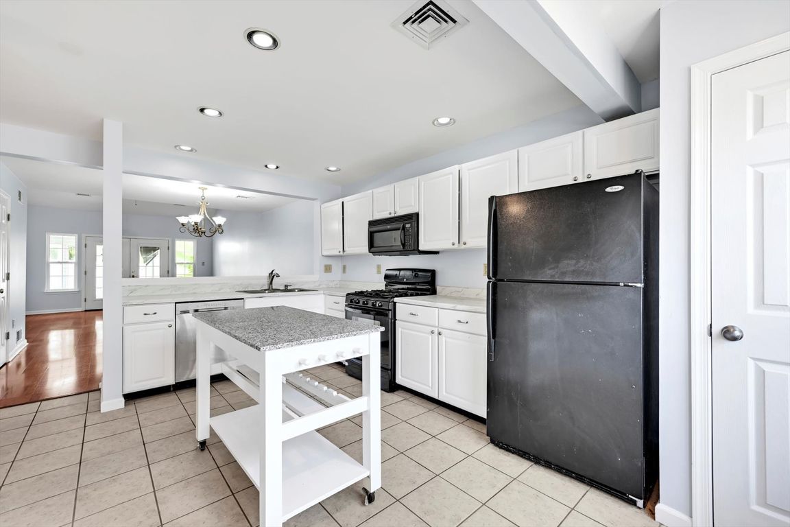 16-Kitchen