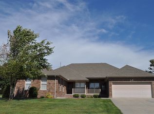 1702 Twin Oaks Dr UNIT B, Monett, MO 65708