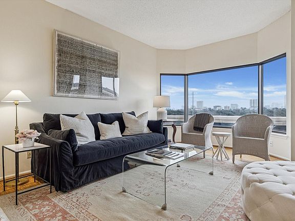 4th image of 2001 Holcombe Blvd Unit 504