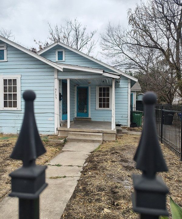 1st image of 735 Waverly Ave