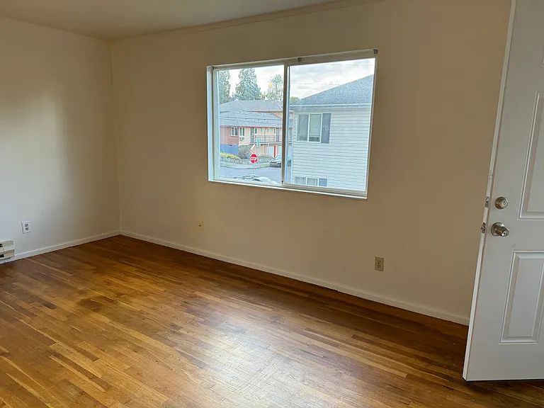 3674 SE Center St #3 — Photo 10
