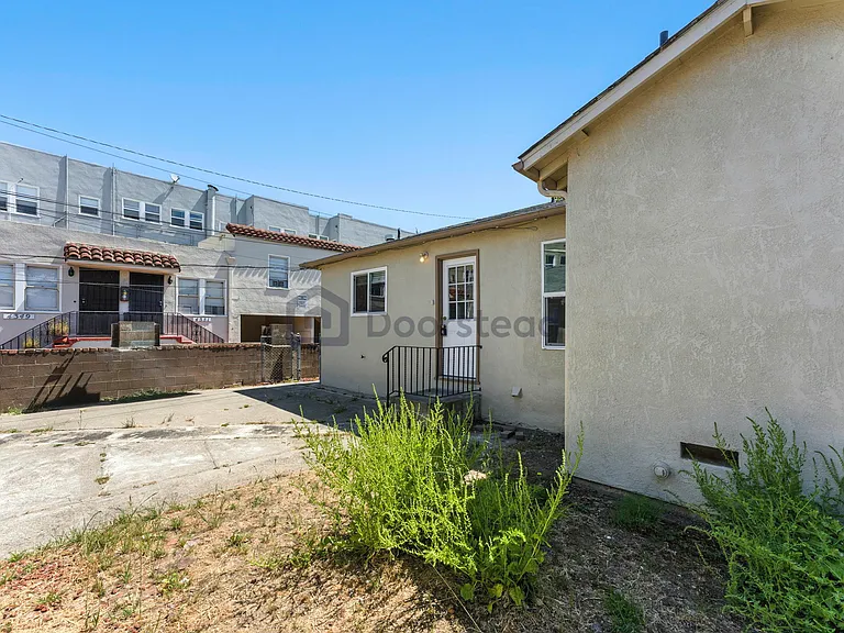 4339 Adeline St #B — Photo 40