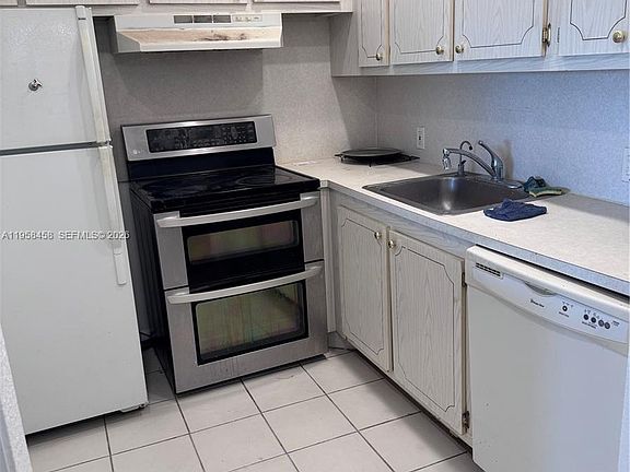 4th image of 293 Dorset Dr #G