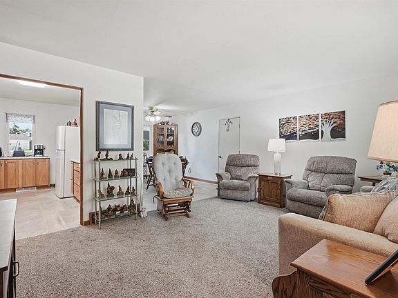 5th image of 1015 Greenfield Ave