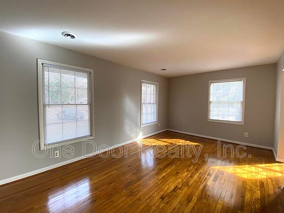 5th image of 115 King Henry Way