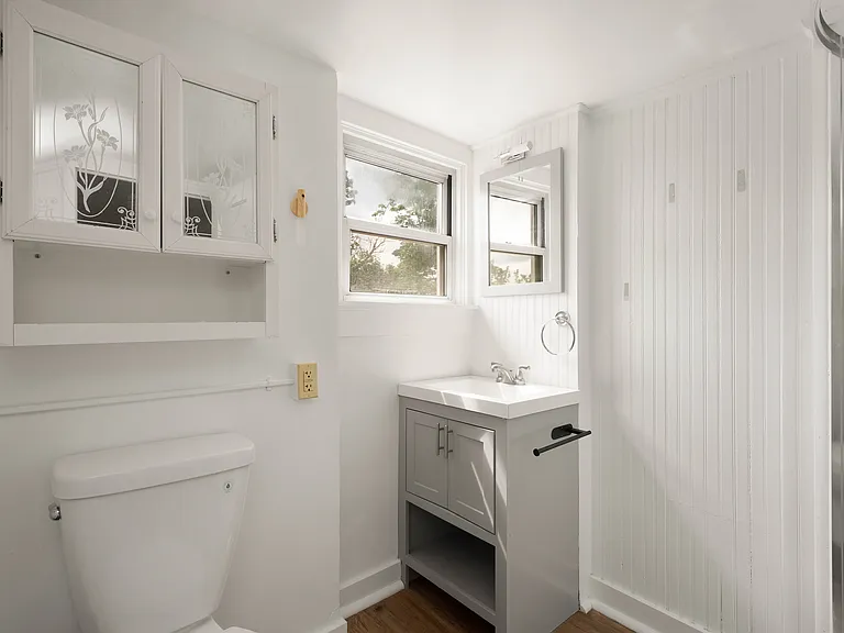 5301 Saint James Ter — Photo 32